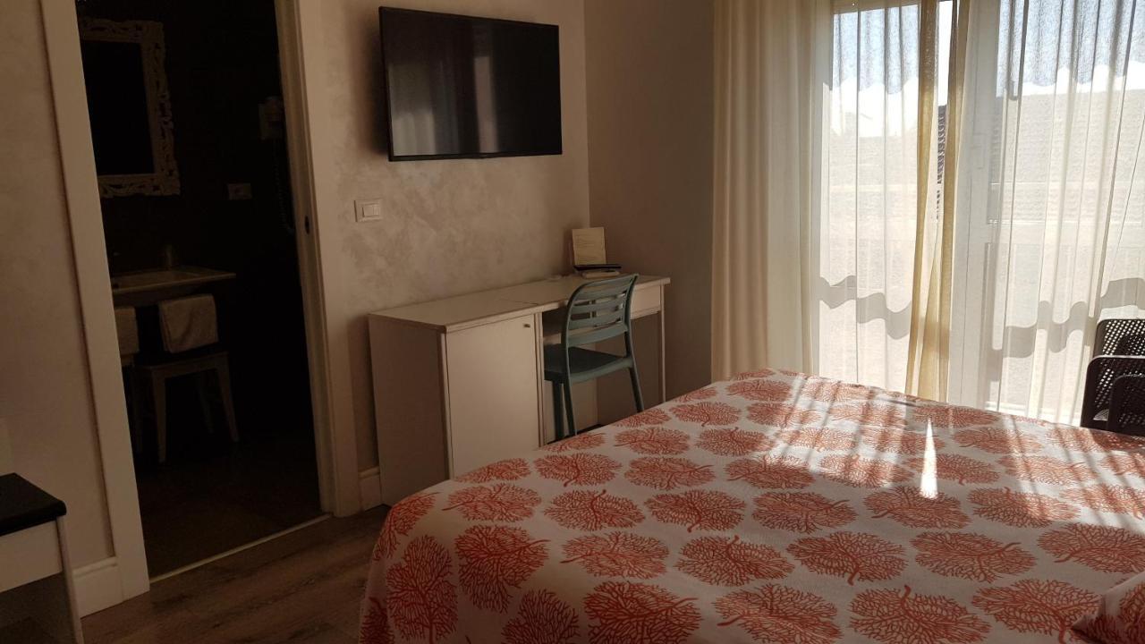 Hotel Enrico Alassio Exterior photo