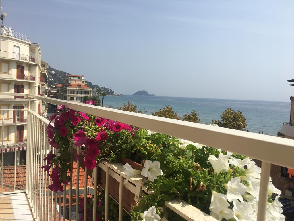Hotel Enrico Alassio Exterior photo