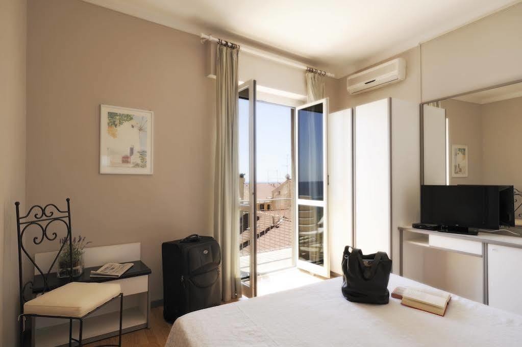 Hotel Enrico Alassio Exterior photo